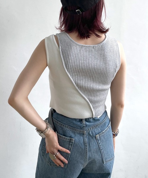 PAGEBOY（ページボーイ）の「バイカラーショルダースリットタンク（タンクトップ・レディース・ブラック/ブルー/グレイッシュベージュ・FREE）」の5枚目の写真