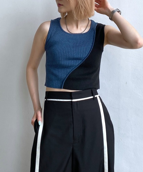 PAGEBOY（ページボーイ）の「バイカラーショルダースリットタンク（タンクトップ・レディース・ブラック/ブルー/グレイッシュベージュ・FREE）」の13枚目の写真