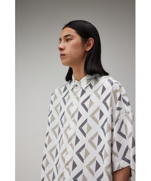 AZUL by moussy(アズールバイマウジー)の「梨地総柄ビッグシルエットシャツ(シャツ/ブラウス・メンズ・ブルー系その他/グレー系その他/ホワイト系その他/ホワイト系その他2/ブラック系その他・FREE)」の19枚目の写真