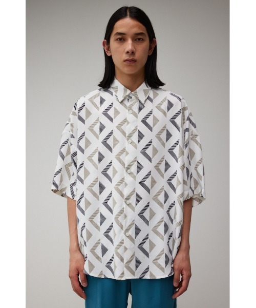 AZUL by moussy(アズールバイマウジー)の「梨地総柄ビッグシルエットシャツ(シャツ/ブラウス・メンズ・ブルー系その他/グレー系その他/ホワイト系その他/ホワイト系その他2/ブラック系その他・FREE)」の22枚目の写真