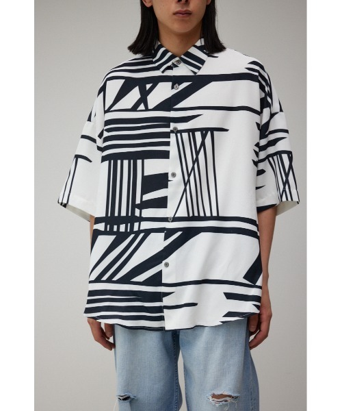 AZUL by moussy(アズールバイマウジー)の「梨地総柄ビッグシルエットシャツ(シャツ/ブラウス・メンズ・ブルー系その他/グレー系その他/ホワイト系その他/ホワイト系その他2/ブラック系その他・FREE)」の7枚目の写真