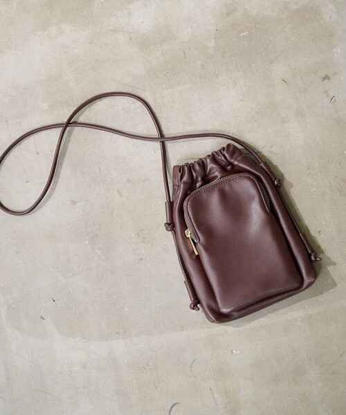 green label relaxing（グリーンレーベルリラクシング）の「ソフト モバイル × ウォレット ポシェット（ショルダーバッグ・レディース・ゴールド/ライトピンク/レッド/クリーム/ブラック/ベージュ/シルバー/ブラウン/その他1/その他2・FREE）」の3枚目の写真