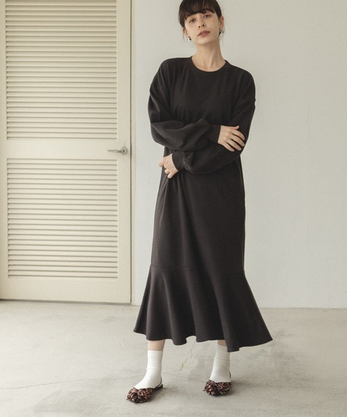 pairmanon（ペアマノン）の「【ママサイズ】マーメードワンピース（ワンピース・レディース・ブラック/モカ/グレイッシュベージュ・FREE）」の2枚目の写真