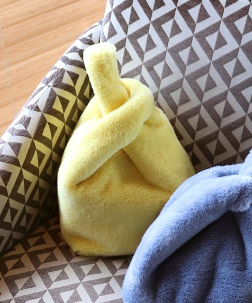 T・S・L(ティーエスエル)の「エコファーショッパーバッグ(トートバッグ・レディース・サックスブルー/レオパード/チャコールグレー/グレイッシュベージュ/レモンイエロー/コーラルピンク・FREE)」の4枚目の写真