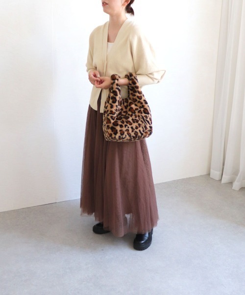 T・S・L(ティーエスエル)の「エコファーショッパーバッグ(トートバッグ・レディース・サックスブルー/レオパード/チャコールグレー/グレイッシュベージュ/レモンイエロー/コーラルピンク・FREE)」の16枚目の写真