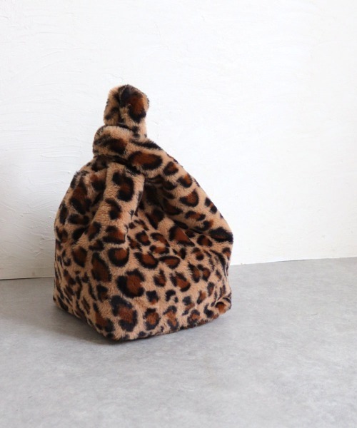 T・S・L(ティーエスエル)の「エコファーショッパーバッグ(トートバッグ・レディース・サックスブルー/レオパード/チャコールグレー/グレイッシュベージュ/レモンイエロー/コーラルピンク・FREE)」の17枚目の写真