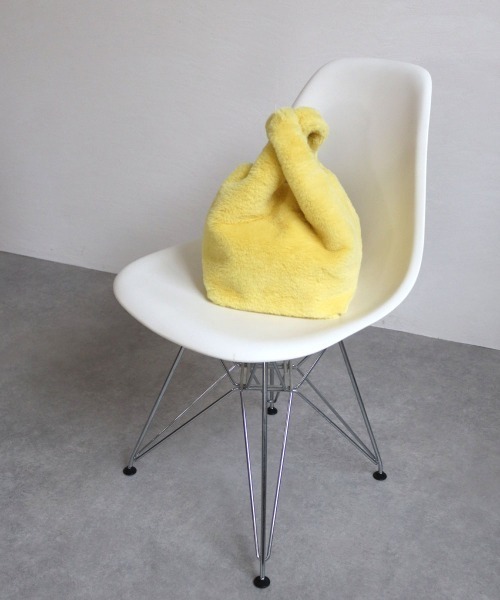 T・S・L(ティーエスエル)の「エコファーショッパーバッグ(トートバッグ・レディース・サックスブルー/レオパード/チャコールグレー/グレイッシュベージュ/レモンイエロー/コーラルピンク・FREE)」の13枚目の写真