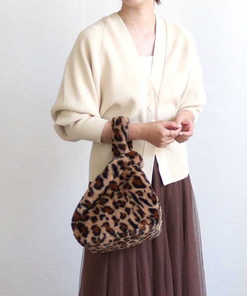 T・S・L(ティーエスエル)の「エコファーショッパーバッグ(トートバッグ・レディース・サックスブルー/レオパード/チャコールグレー/グレイッシュベージュ/レモンイエロー/コーラルピンク・FREE)」の14枚目の写真