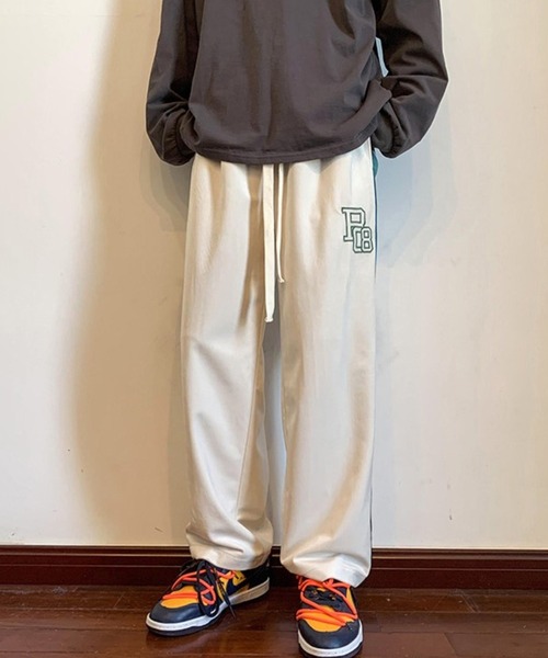 BASQUE magenta（バスクマゼンタ）の「ベロアサイドラインロゴデザインワイドトラックパンツ（その他パンツ・メンズ・アイボリー/ブラック/ブルー・M/L）」の9枚目の写真