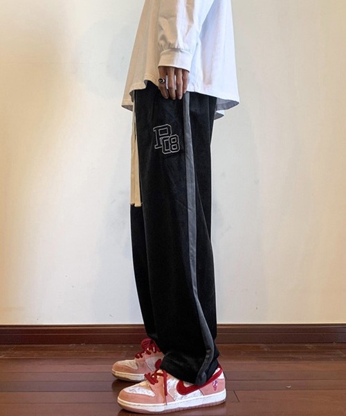 BASQUE magenta（バスクマゼンタ）の「ベロアサイドラインロゴデザインワイドトラックパンツ（その他パンツ・メンズ・アイボリー/ブラック/ブルー・M/L）」の18枚目の写真