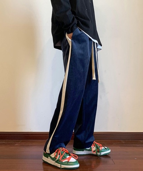 BASQUE magenta（バスクマゼンタ）の「ベロアサイドラインロゴデザインワイドトラックパンツ（その他パンツ・メンズ・アイボリー/ブラック/ブルー・M/L）」の20枚目の写真