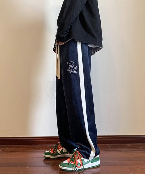 BASQUE magenta（バスクマゼンタ）の「ベロアサイドラインロゴデザインワイドトラックパンツ（その他パンツ・メンズ・アイボリー/ブラック/ブルー・M/L）」の21枚目の写真