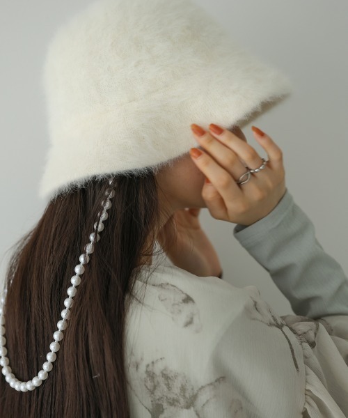 Bab（バブ）の「チェーン付きアンゴラライクバケットハット（ハット・レディース・グレー/オフホワイト・ONESIZE）」の4枚目の写真