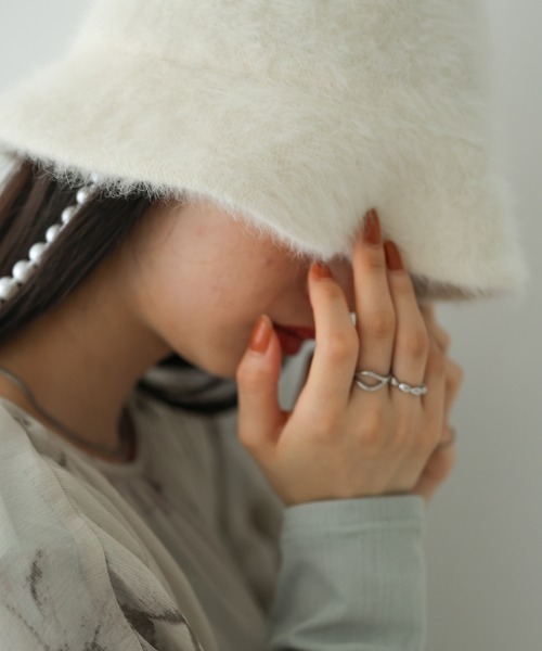 Bab（バブ）の「チェーン付きアンゴラライクバケットハット（ハット・レディース・グレー/オフホワイト・ONESIZE）」の5枚目の写真