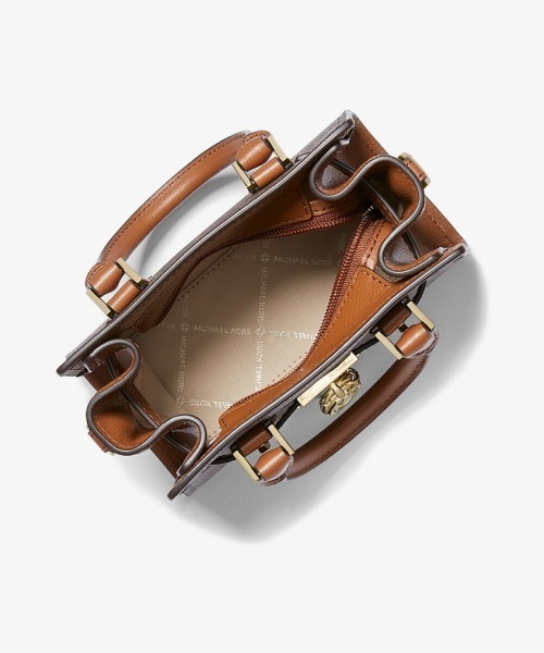 MICHAEL KORS(マイケルコース)の「HAMILTON サッチェル クロスボディ エクストラスモール - MKシグネチャー(ショルダーバッグ・レディース・ブラウン・FREE)」の3枚目の写真