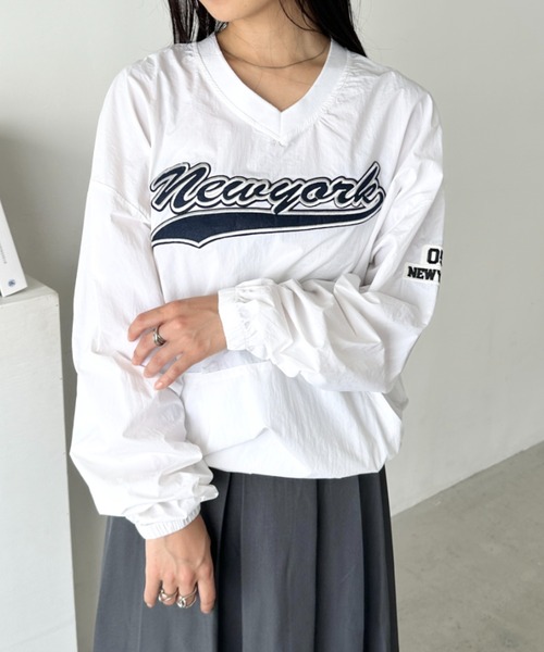 カレッジロゴ ナイロンプルオーバー セール】カレッジロゴ刺繍ナイロンプルオーバー（Tシャツ