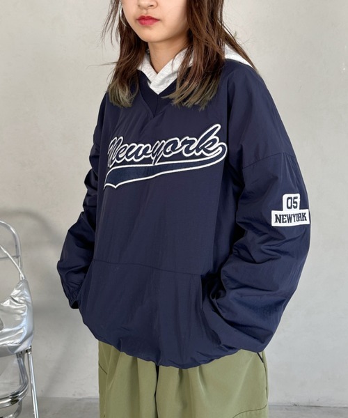 NIKE 90s ナイロンプルオーバーナイロンジャケット ロゴ刺繍カレッジロゴ セール】カレッジロゴ刺繍ナイロンプルオーバー（Tシャツ