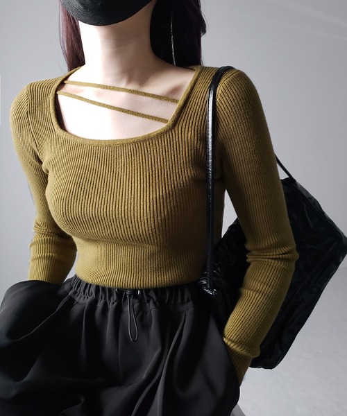 me+em select(ミームセレクト)の「【 3color 】2ストラップスクエアネックリブニット(ニット/セーター・レディース・アイボリー/ブラック/グリーン・FREE)」の3枚目の写真