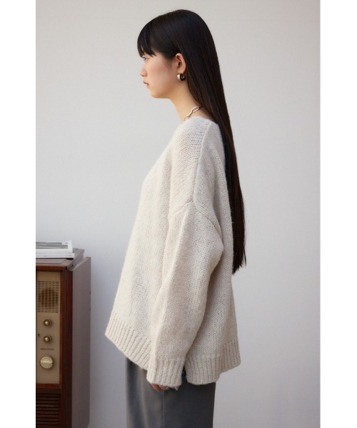 AZUL by moussy(アズールバイマウジー)の「カラーニットプルオーバー(ニット/セーター・レディース・ブルー/ライトグレー/ライトパープル/アイボリー・FREE)」の6枚目の写真