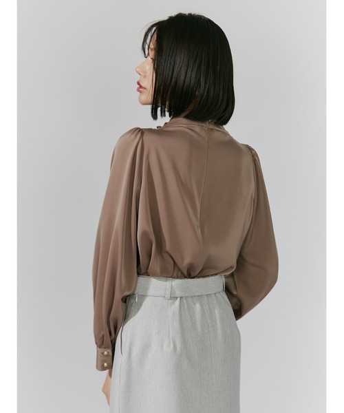 TONAL（トーナル）の「サテンハイネックドレープブラウス（シャツ 