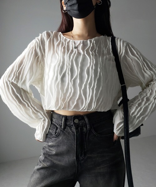 me+em select(ミームセレクト)の「【 2color 】クリンクルショートシアーカットソートップス(Tシャツ/カットソー・レディース・アイボリー/ブラック・FREE)」の4枚目の写真
