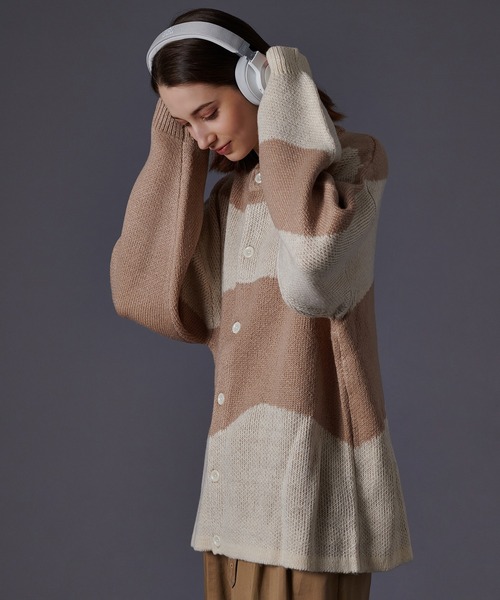 ONCILY(オンシェリー)の「WAVE PATTERN KNIT CARDIGAN/ ウェーブニットカーディガン(カーディガン/ボレロ・メンズ・ブルー/ベージュ・LARGE/MEDIUM)」の21枚目の写真