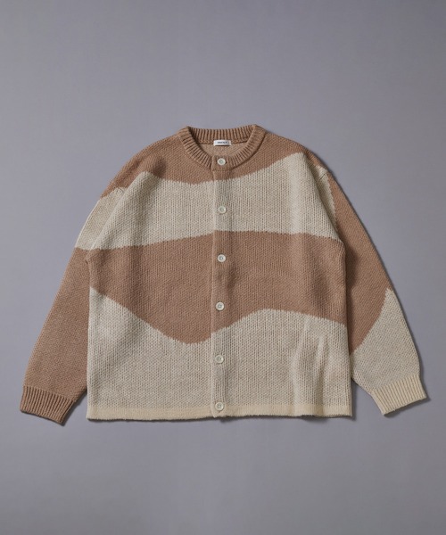 ONCILY(オンシェリー)の「WAVE PATTERN KNIT CARDIGAN/ ウェーブニットカーディガン(カーディガン/ボレロ・メンズ・ブルー/ベージュ・LARGE/MEDIUM)」の13枚目の写真