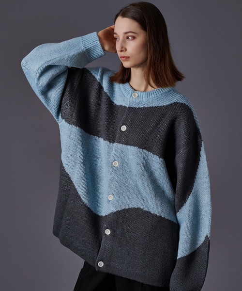 ONCILY(オンシェリー)の「WAVE PATTERN KNIT CARDIGAN/ ウェーブニットカーディガン(カーディガン/ボレロ・メンズ・ブルー/ベージュ・LARGE/MEDIUM)」の12枚目の写真