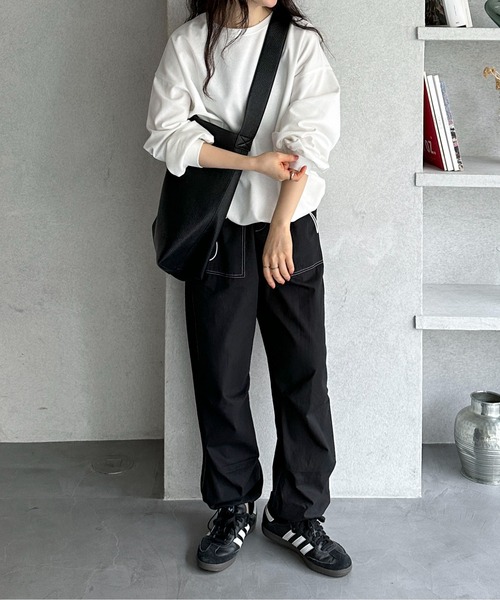 feepur(フェピュール)の「裾スピンドルオーバーロンT(Tシャツ/カットソー・レディース・オフホワイト/オートミール/ブラック・MEDIUM)」の5枚目の写真