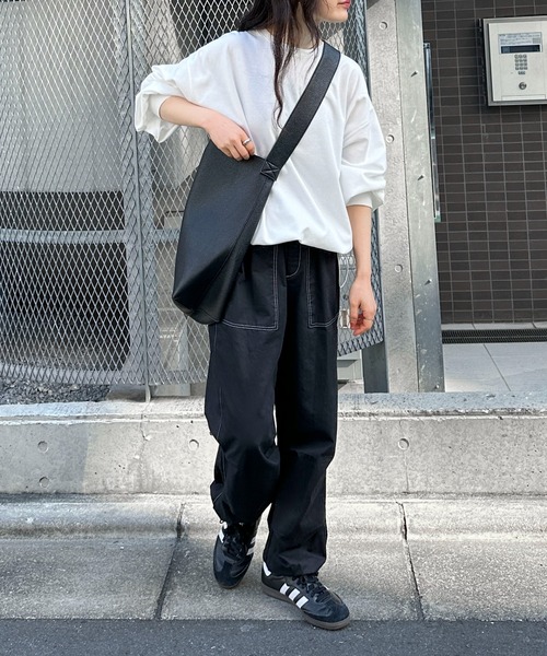 feepur(フェピュール)の「裾スピンドルオーバーロンT(Tシャツ/カットソー・レディース・オフホワイト/オートミール/ブラック・MEDIUM)」の9枚目の写真