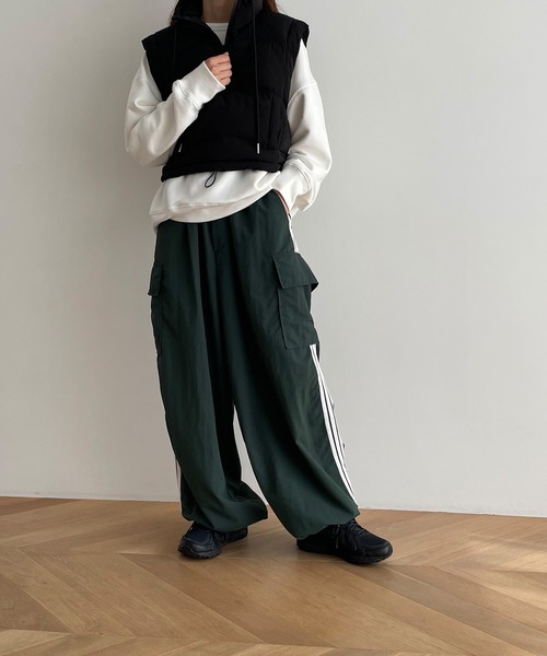 美品 キャナルジーン El mar ナイロンラインカーゴパンツ ワイド ゆったり CANAL JEAN（キャナルジーン）の「El mar ナイロンラインカーゴ