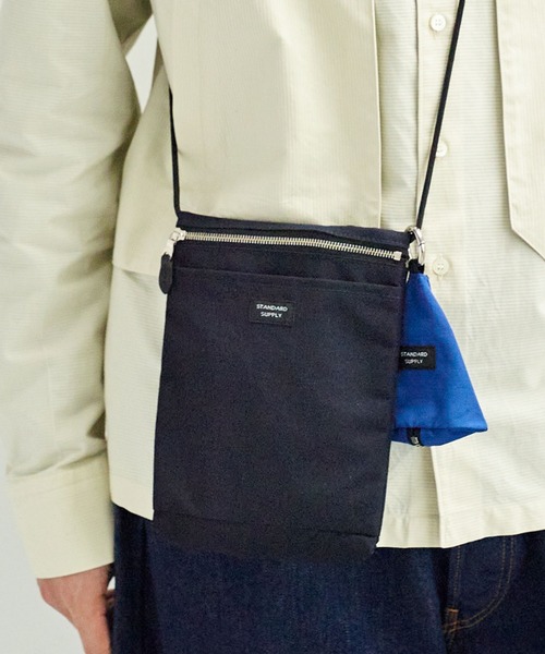 STANDARD SUPPLY(スタンダードサプライ)の「スタンダードサプライ / SIMPLICITY シンプリシティ / SLING PURSE L スリングパースエル(ショルダーバッグ・レディース・グリーン/ダークパープル/ブラック/ブルー/チャコールグレー/グレー/サンドベージュ/マスタード/モカ/レッド/ダークネイビー/ケリーグリーン/アイボリー・FREE)」の10枚目の写真