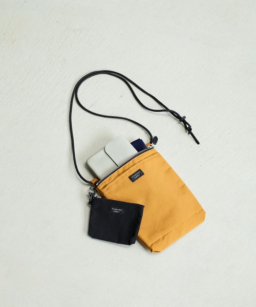 STANDARD SUPPLY(スタンダードサプライ)の「スタンダードサプライ / SIMPLICITY シンプリシティ / SLING PURSE L スリングパースエル(ショルダーバッグ・レディース・グリーン/ダークパープル/ブラック/ブルー/チャコールグレー/グレー/サンドベージュ/マスタード/モカ/レッド/ダークネイビー/ケリーグリーン/アイボリー・FREE)」の16枚目の写真