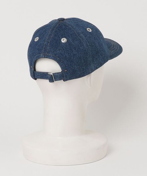 AMI Alexandre Mattiussi（アミアレクサンドルマテュッシ）の「AMI PARIS RED ADC AMI DE COEUR EMBROIDERY CAP アミ パリス  エンブロイダリー キャップ（キャップ・レディース・グレイッシュベージュ/ブルー・FREE）」の3枚目の写真