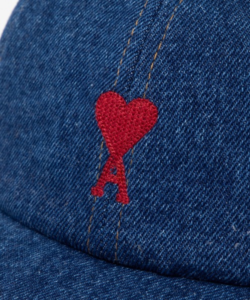 AMI Alexandre Mattiussi（アミアレクサンドルマテュッシ）の「AMI PARIS RED ADC AMI DE COEUR EMBROIDERY CAP アミ パリス  エンブロイダリー キャップ（キャップ・レディース・グレイッシュベージュ/ブルー・FREE）」の16枚目の写真