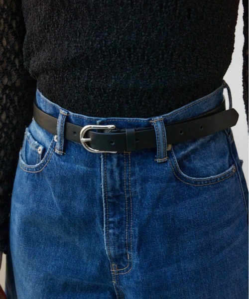 AZUL by moussy（アズールバイマウジー）の「フェイクレザープレーンベルト（ベルト・レディース・ブラック/ブラウン・FREE）」の2枚目の写真