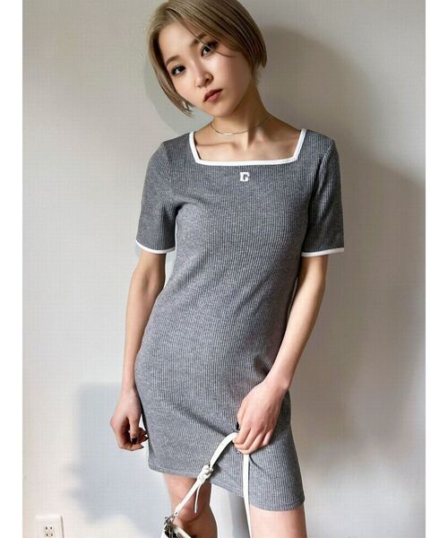 EMODA（エモダ）の「スクエアカットリブワンピース（ワンピース・レディース・ブラック/グレー/ベージュ・FREE）」の4枚目の写真