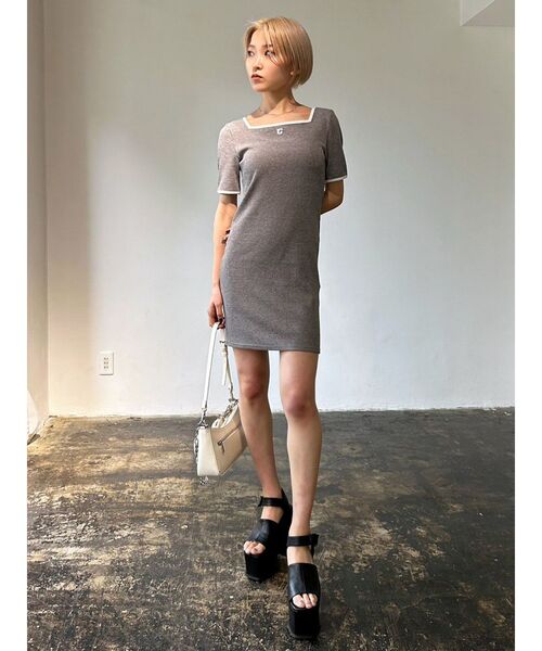 EMODA（エモダ）の「スクエアカットリブワンピース（ワンピース・レディース・ブラック/グレー/ベージュ・FREE）」の7枚目の写真