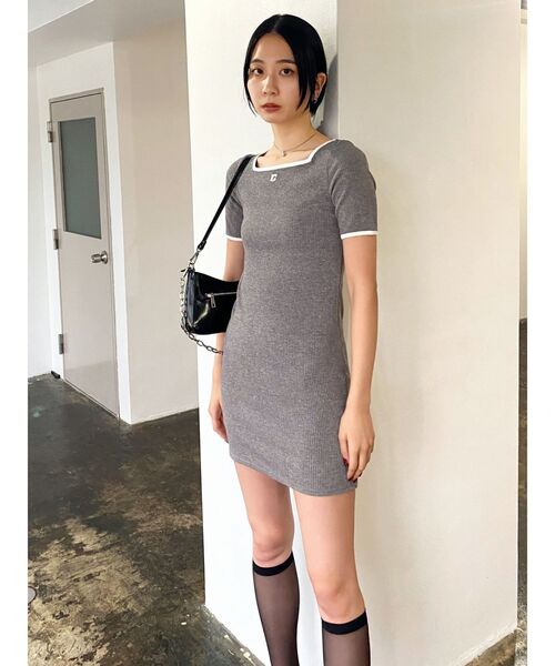 EMODA（エモダ）の「スクエアカットリブワンピース（ワンピース・レディース・ブラック/グレー/ベージュ・FREE）」の8枚目の写真