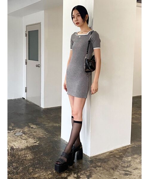 EMODA（エモダ）の「スクエアカットリブワンピース（ワンピース・レディース・ブラック/グレー/ベージュ・FREE）」の9枚目の写真