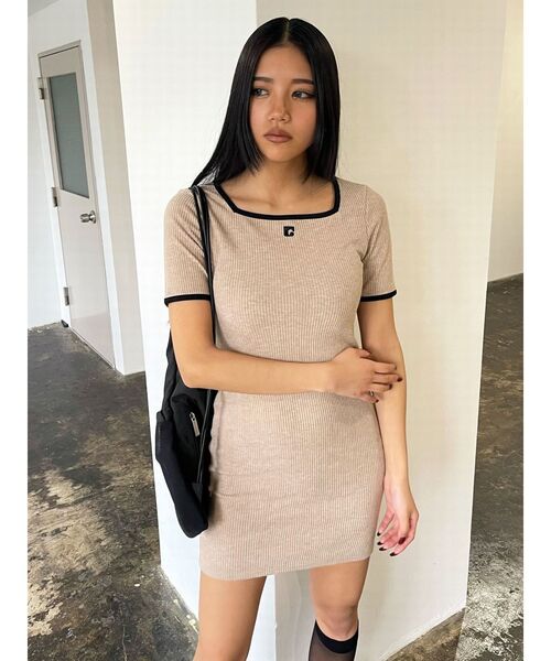 EMODA（エモダ）の「スクエアカットリブワンピース（ワンピース・レディース・ブラック/グレー/ベージュ・FREE）」の16枚目の写真