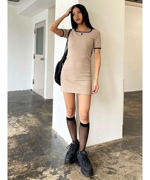 EMODA（エモダ）の「スクエアカットリブワンピース（ワンピース・レディース・ブラック/グレー/ベージュ・FREE）」の18枚目の写真