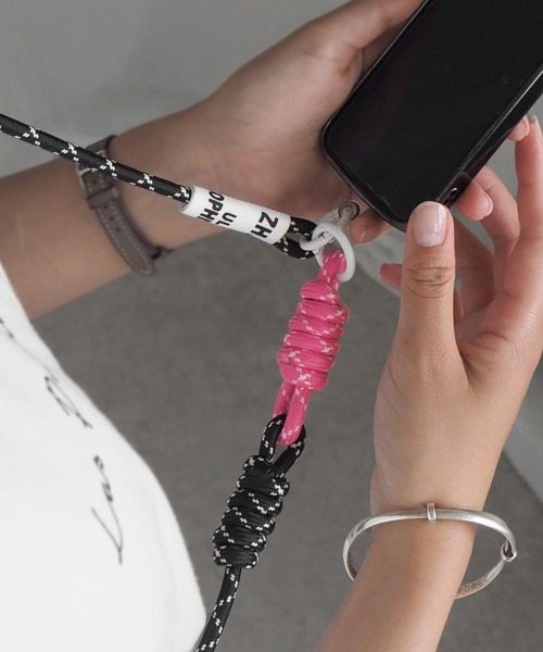 minia（ミニア）の「ロゴパッチのロープネックストラップ（スマホグッズ・レディース・ブラック/スカイブルー/ブルー・FREE）」の2枚目の写真