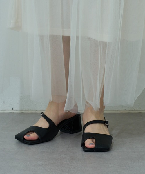 COLONY 2139(コロニートゥーワンスリーナイン)の「サムホールサンダル(サンダル・レディース・ブラック/パープル/ホワイト・MEDIUM/LARGE)」の1枚目の写真