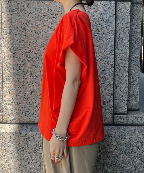 DouDou(ドゥドゥ)の「【WEB限定】 タックショルダープルオーバー(Tシャツ/カットソー・レディース・オレンジ/オフホワイト/ブラック・FREE)」の6枚目の写真