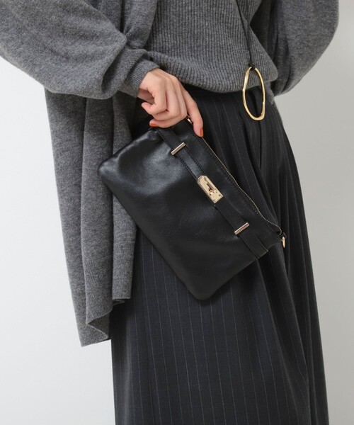 NOLLEY’S（ノーリーズ）の「ヒネリカナグチェーンポシェット（ショルダーバッグ・レディース・ブラック/ゴールド・FREE）」の2枚目の写真
