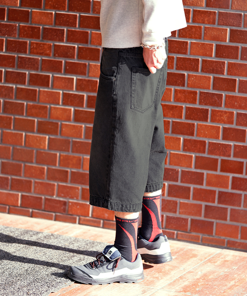PULP/417EDIFICE(パルプフォーワンセブンエディフィス)の「FADE WIDE DENIM SHORTS(デニムパンツ・メンズ・ベージュ/ブラック・30/32)」の5枚目の写真