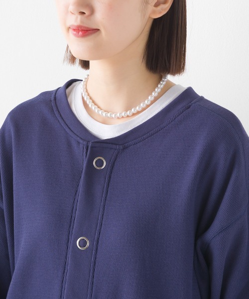 OMNES（オムネス）の「ハニカムストレッチ袖ボリュームカーディガン（カーディガン/ボレロ・レディース・ネイビー/ホワイト/ブラック/アイボリー・FREE）」の5枚目の写真