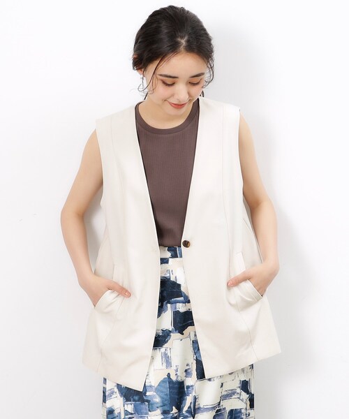 OPAQUE.CLIP（オペークドットクリップ）の「◆ノーカラーVネックジレ【洗濯機洗い可】（ベスト・レディース・ブラック/ライトベージュ・40/38/42）」の10枚目の写真