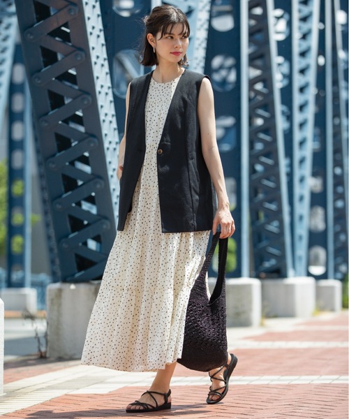 OPAQUE.CLIP（オペークドットクリップ）の「◆ノーカラーVネックジレ【洗濯機洗い可】（ベスト・レディース・ブラック/ライトベージュ・40/38/42）」の15枚目の写真